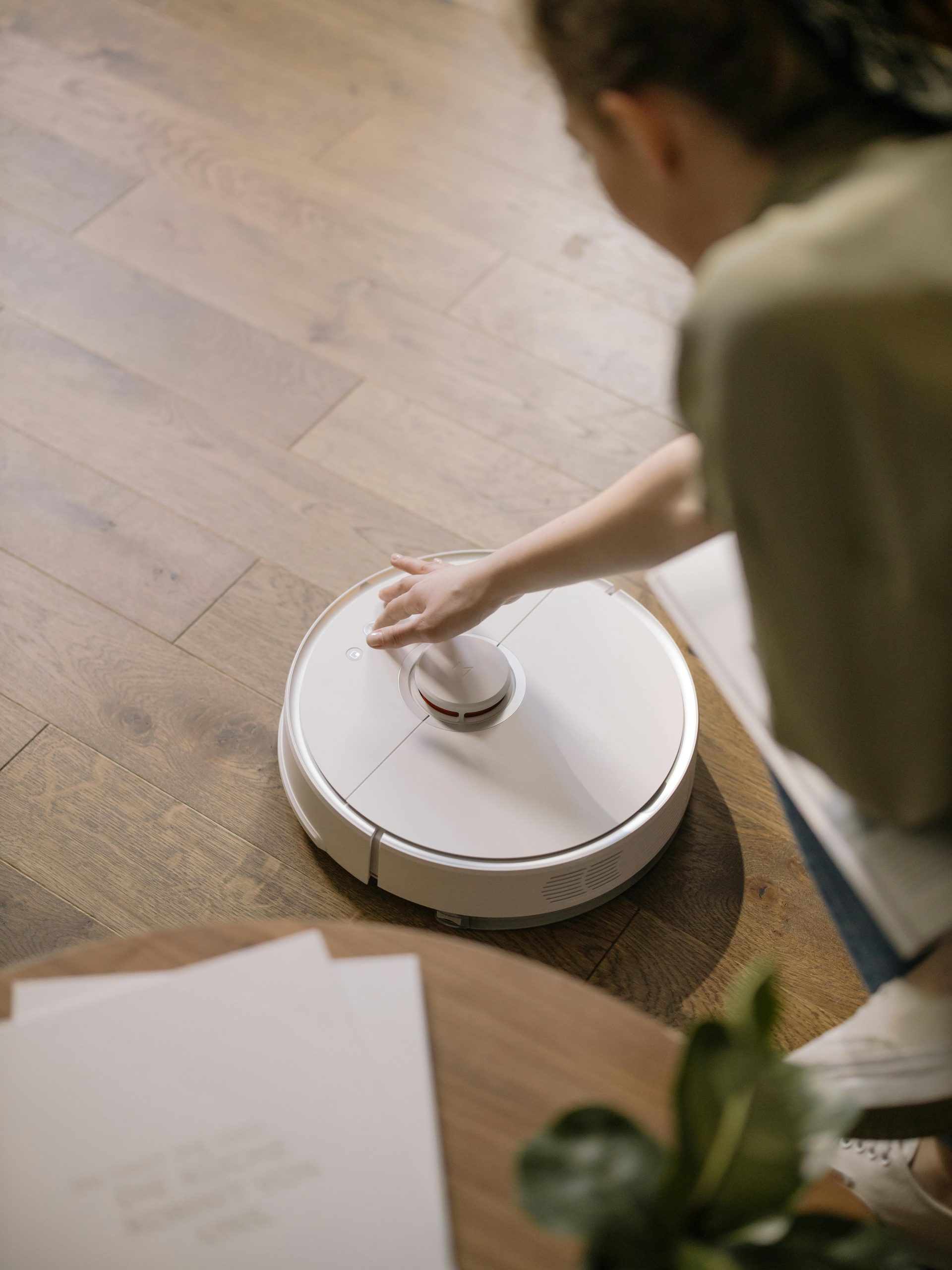 Robots aspirateurs laveurs avec station de vidage automatique 2026 — comparatif RoboPure