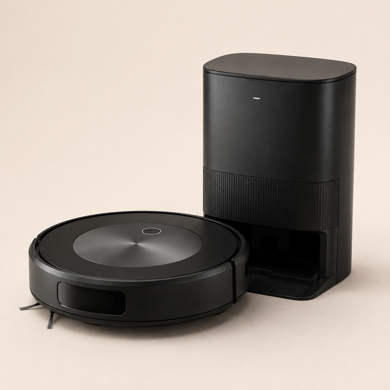 Illustration éditoriale non contractuelle d’un robot aspirateur noir avec station d’autovidage, évoquant l’iRobot Roomba Max 715 Vac avec AutoEmpty.